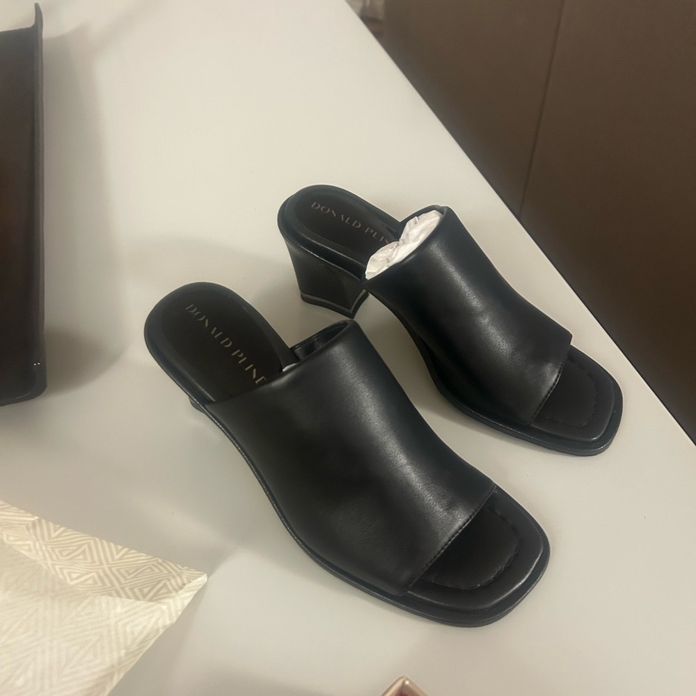 Donald pliner slide heels